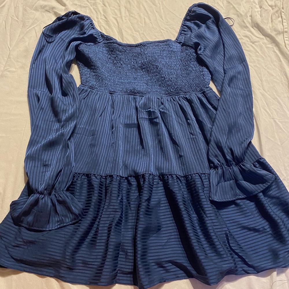 Balloon sleeved front tie dress - Picture 4 of 7